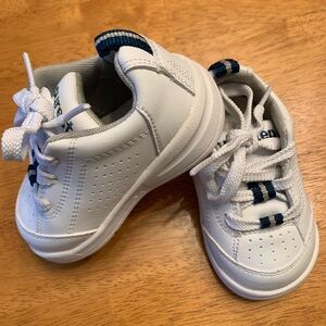 Toddler White and Blue Leather Sneakers Size 5 New Without Box